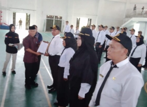 Sebanyak 79 Orang, Plt Bupati Palas Serahkan SK Pengangkatan P3K Tenaga Kesehatan, Ini Pesannya