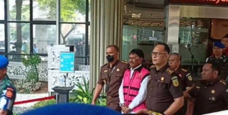 Kerugian Negara Rp 8 T, Menkominfo Johnny G Plate Ditahan Kejagung