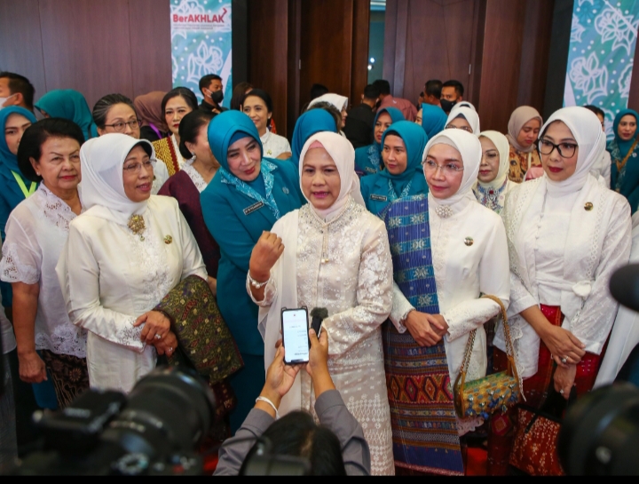 Apresiasi Kader PKK, Iriana Jokowi: PKK Ini Kerjanya Melebihi Pegawai Negeri