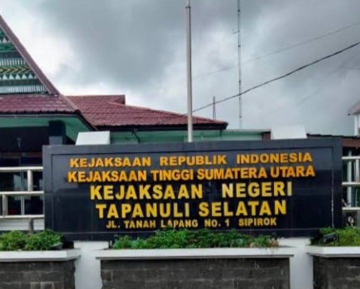 Kepimpinan Kejari Tapsel Jadi Sorotan,Sudah Berapa Tahun Lamanya Kasus Dugaan Korupsi Seakan di Telan Bumi, Ada Apa Boru Harahap ?Â 