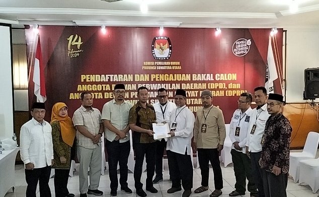 Penuhi Syarat Dukungan, M Nuh Daftarkan Diri ke KPU Sumut