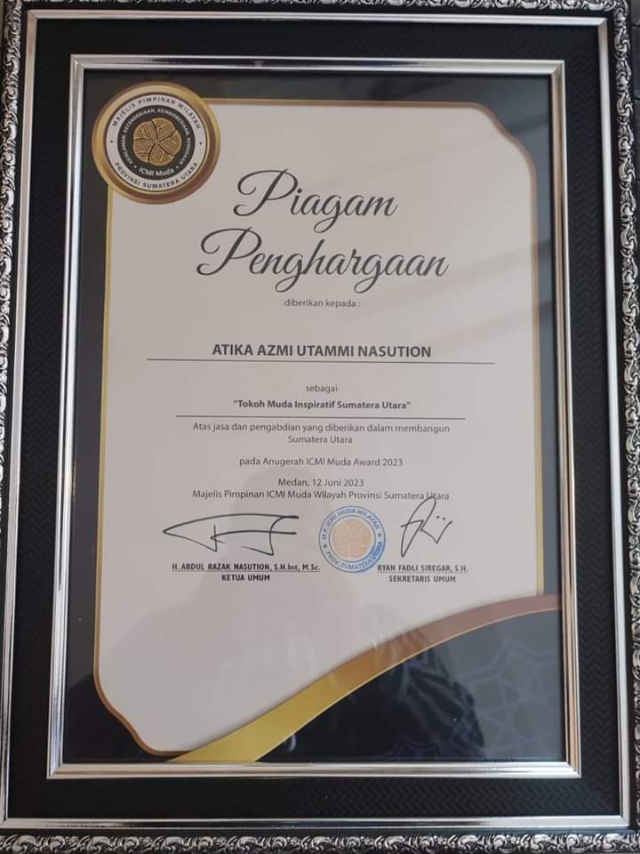 Wabup Madina Atika Azmi Nasution Terima Anugerah Penghargaan ICMI Muda Award