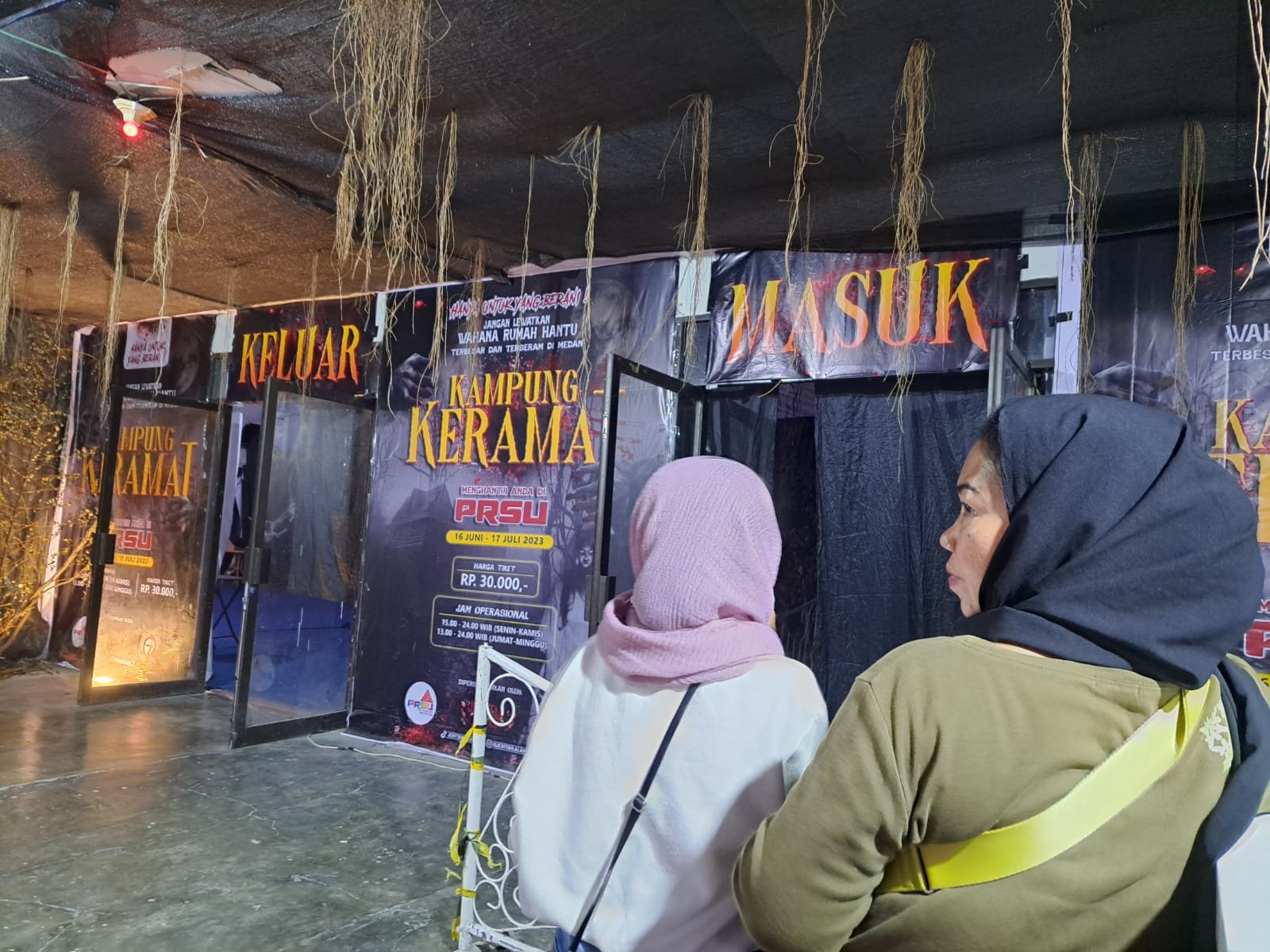Uji Nyali di Kampung Keramat, Wahana Rumah Hantu Menarik Perhatian Pengunjung di PRSU