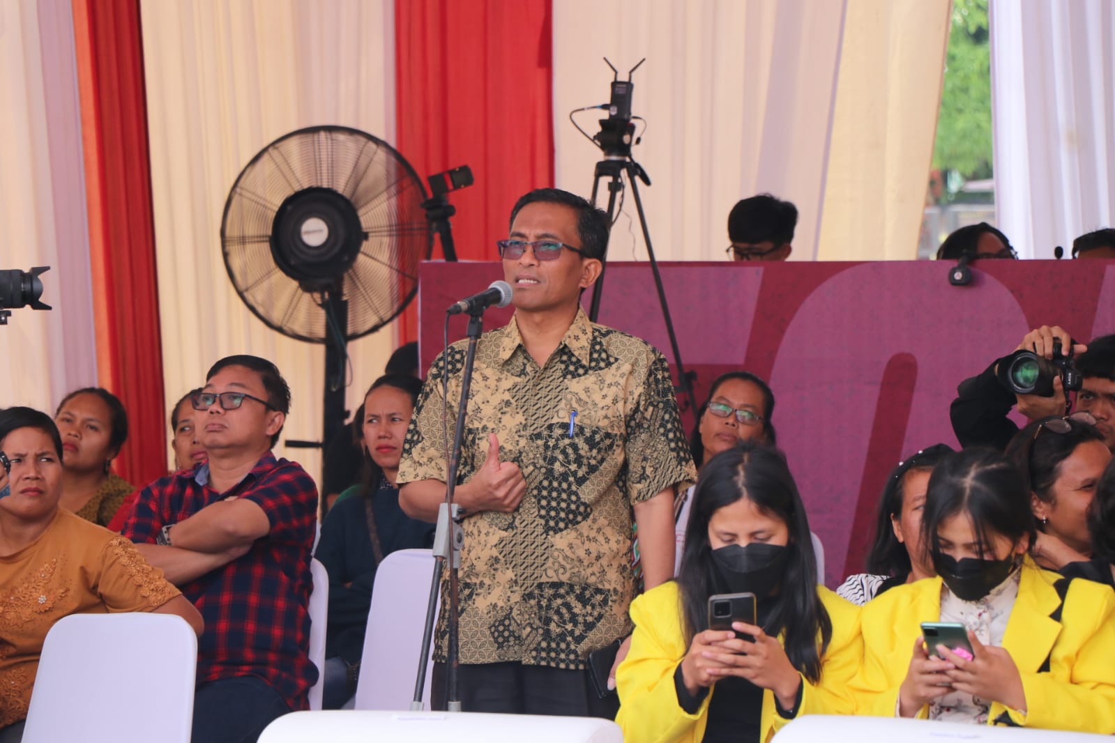 Hari Kedua Acara Festival Toba Jou Jou Tahun 2023 dilakukan Acara Talk show Pengembangan Produk Ulos