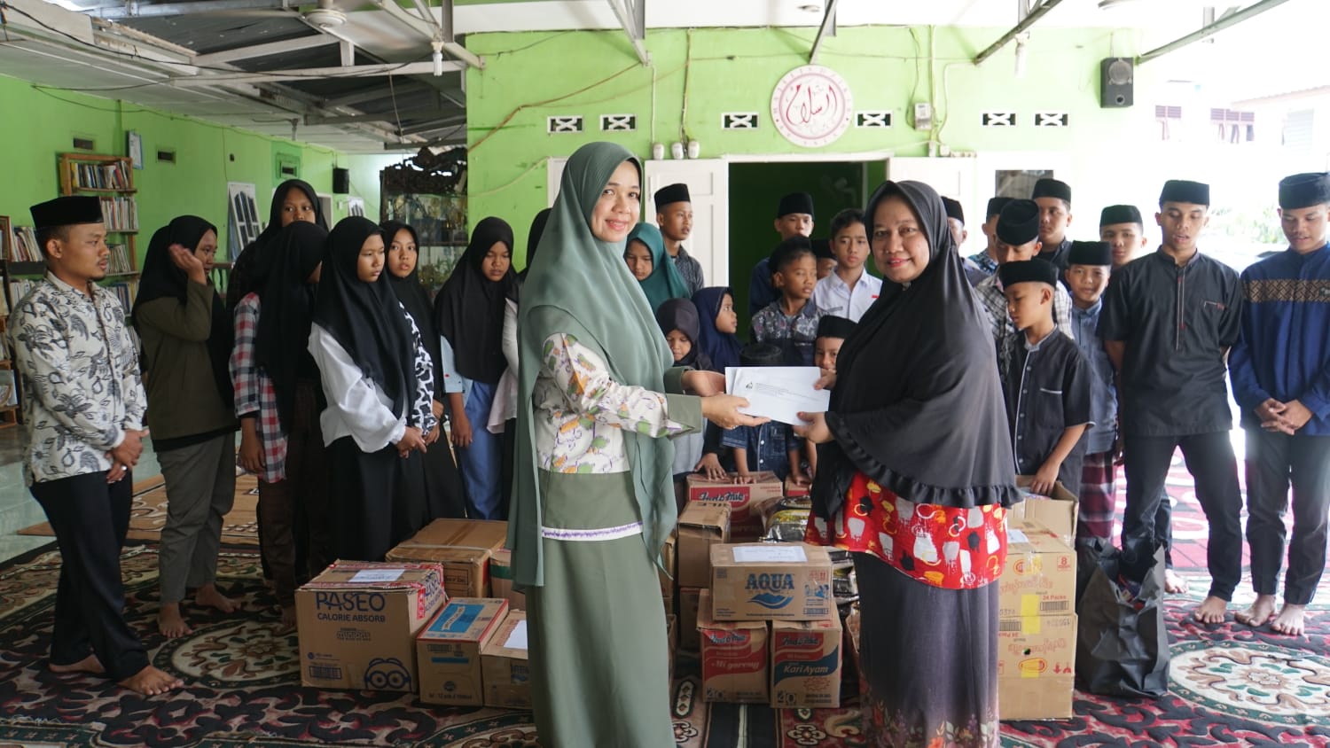 Peduli Sesama, Persatuan Wanita Patra Regional Sumbagut Gelar Bakti Sosial