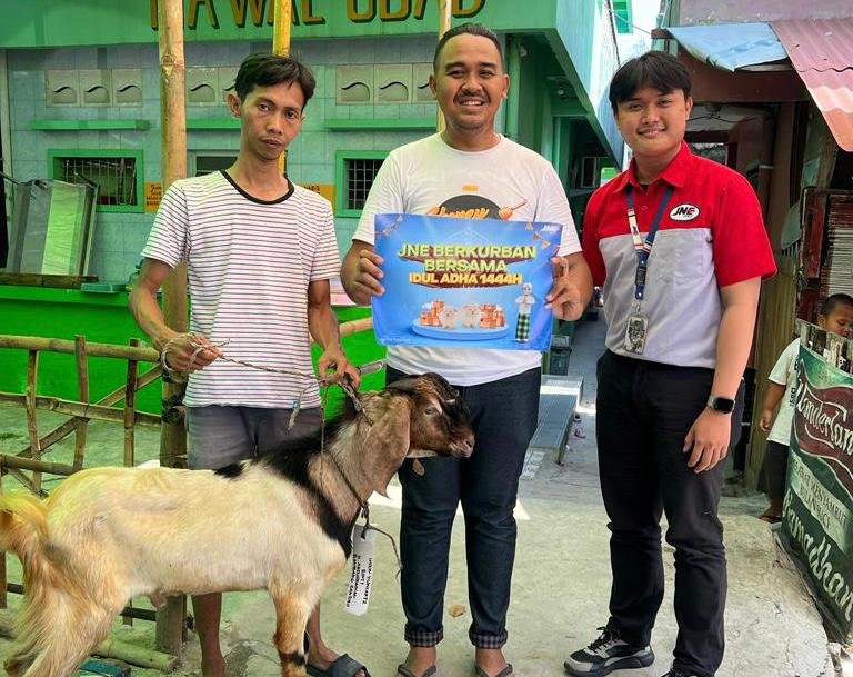 JNE Bagikan 40.000 Paket Daging Hewan Kurban dan Promo Spesial di Idul Adha 1444 H