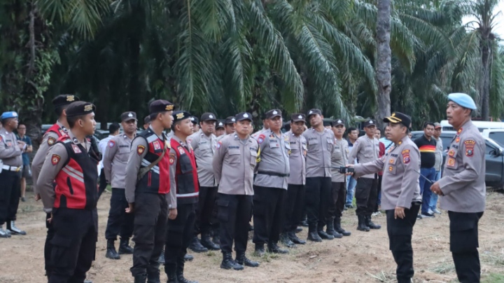 Pimpin Apel Persiapan Pam Waisak di Candi Bahal, Ini Pesan Kabag Ops Polres Tapsel