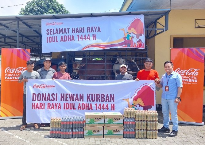 Sambut Iduladha 1444 Hijriah, Coca-Cola Europacific Partners Indonesia Donasi Hewan Kurban ke Masyarakat Sekitar Area Operasional