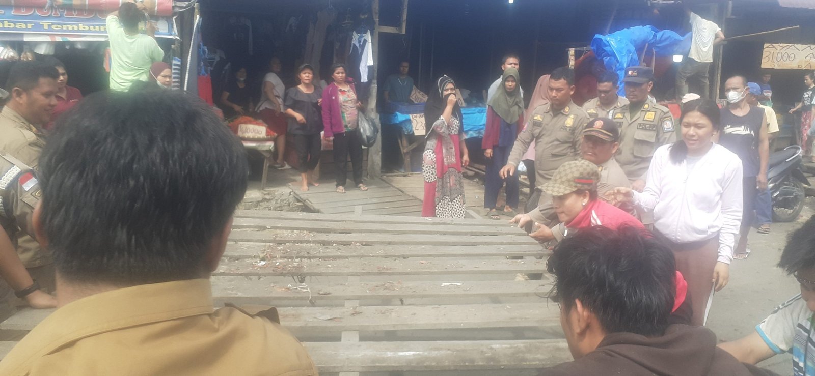 Camat Percut Seituan Diduga Ciptakan Kesengsaraan PKL Pajak Gambir