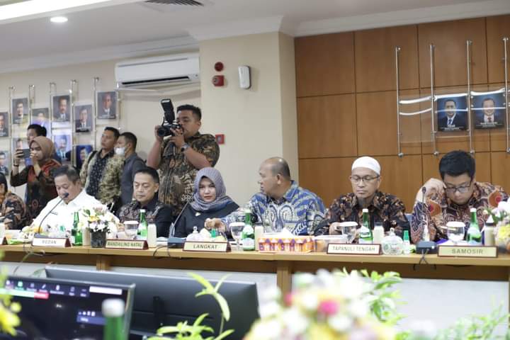 Wabup Atika Nasution Hadiri RUPS-LB Bank Sumut