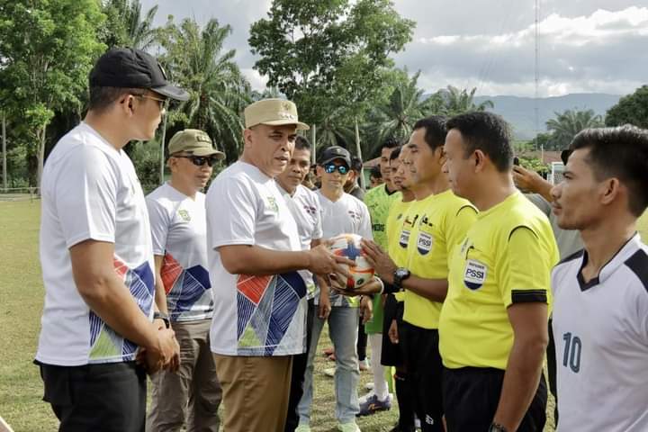 Bupati Sukhairi Nasution Resmikan Pembukaan Turnamen Sepak Bola Bupati Cup I 2023