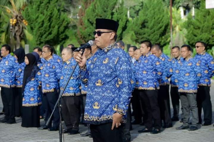 Jelang Tahun Baru Islam 1445 H, Bupati Sukhairi Nasution Ingatkan Jajaran Meningkatkan Sinergitas Saat Apel Gabungan Panyabungan Madina