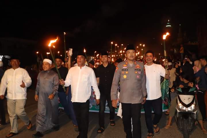 AKBP Reza CAS Pimpin Pengamanan Pawai Obor dalam Rangka Malam Tahun Baru Islam 1445 H