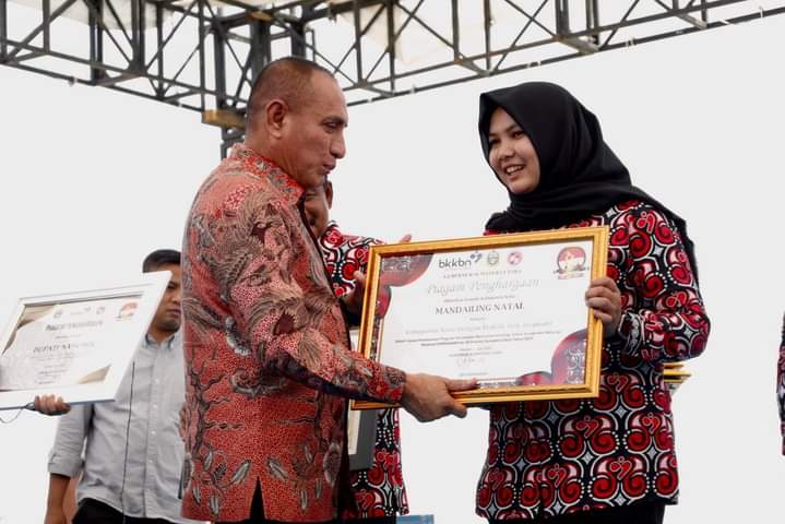 Pemkab Madina Terima Dua Penghargaan pada Harganas ke-30 Sumut,Wabup Atika Nasution Ucapkan Terimakasih