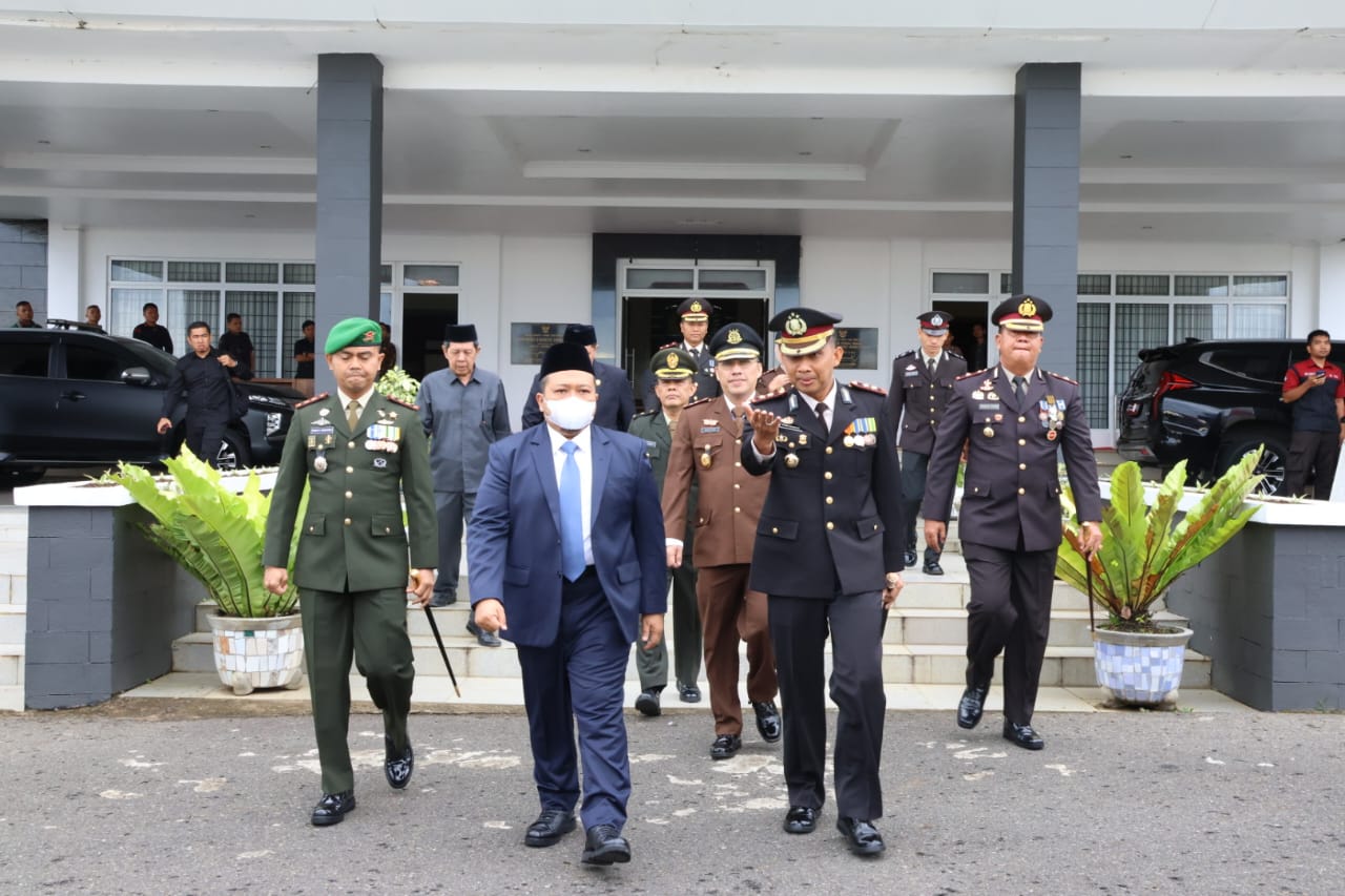 Hadiri HUT Bhayangkara ke-77, Bupati Tapsel : Jelang Pemilu 2024, Mari Bekerja Secara Maksimal