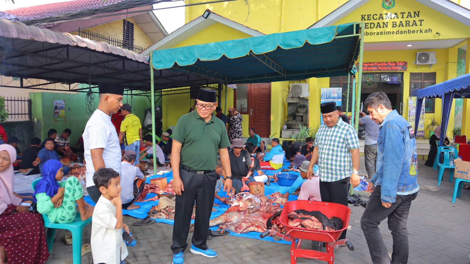 Kecamatan Medan Barat Sembelih 7 Sapi dan 6 Kambing Kurban