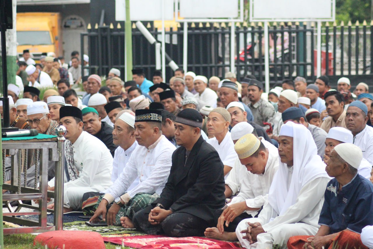 Dandim 0212/Tapanuli Selatan Gelar Sholat Idul Adha dan Pemotongan Qurban Bersama Warga Masyarakat