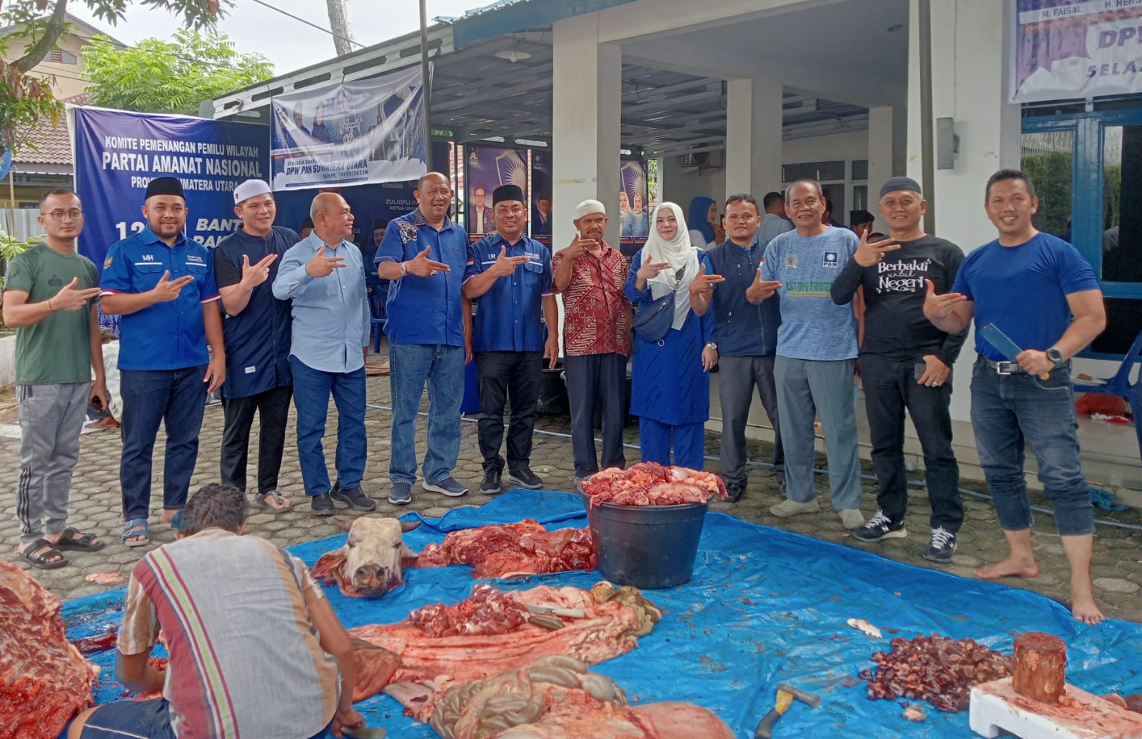 Bantu Rakyat, DPW PAN Sumut Bagikan Daging Kurban