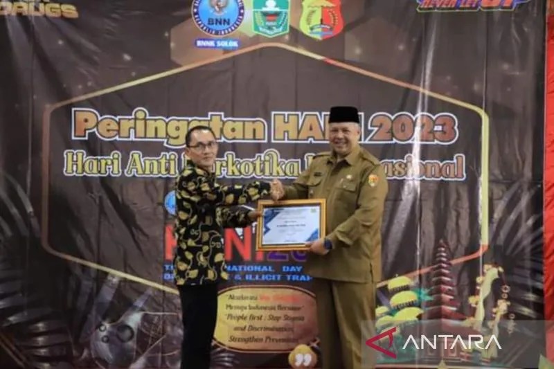 RSUD M. Natsir dan RSIA Permata Bunda Kota Solok Meraih penghargaan Peringkat Biru PROPERDA