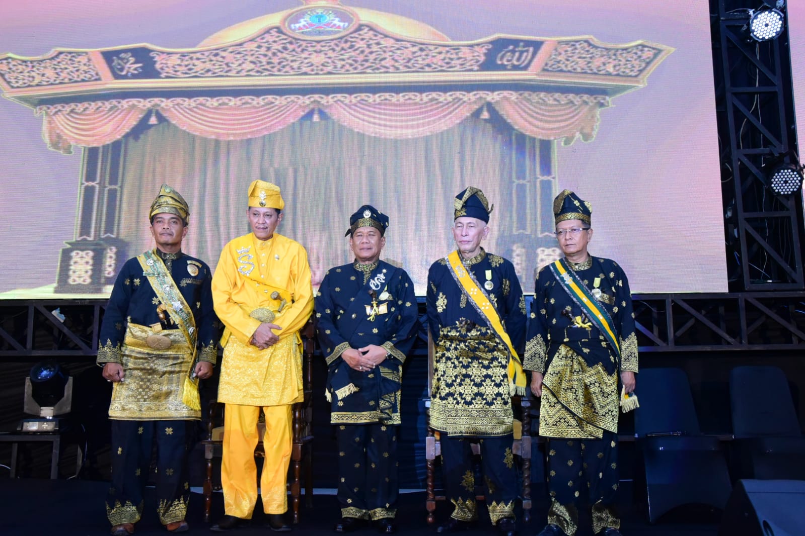 Bupati Dapat Gelar Datuk Sri Utama Wira Wangsa dari Kesultanan Serdang
