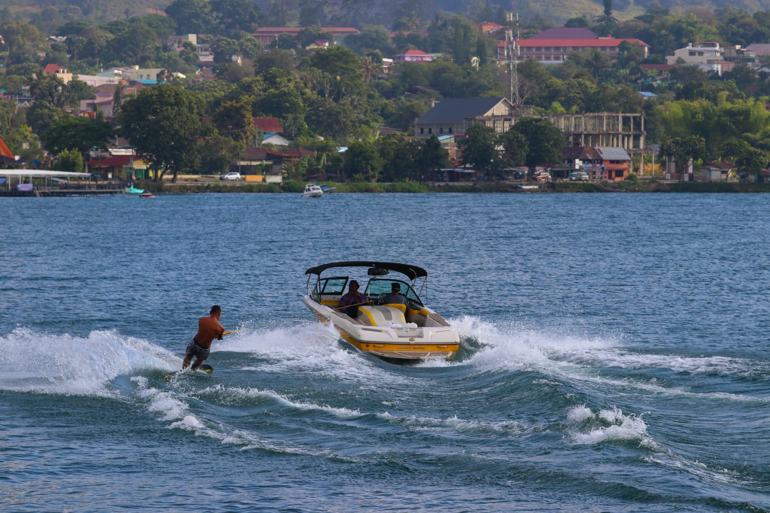 Babak Kualifikasi Ski Air PON XXI Di Danau Toba Balige Kabupaten Toba