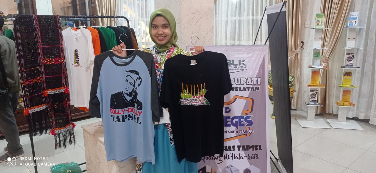 Pemkab Tapanuli Selatan perkenalkan produk kaos lokal berkualitas 