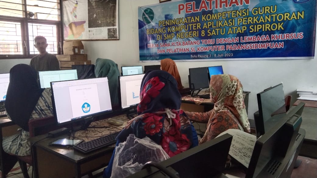PT. North Sumatera Hydro Energy Mendorong Peningkatan Kemampuan Bidang Teknologi untuk Tenaga Pengajar Dilingkungan Kabupaten Tapsel
