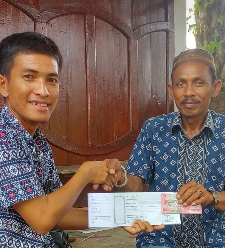 Kades Tabuyung Madina Penuhi Janji Berikan Intensif Tukang Kerenda Mayat