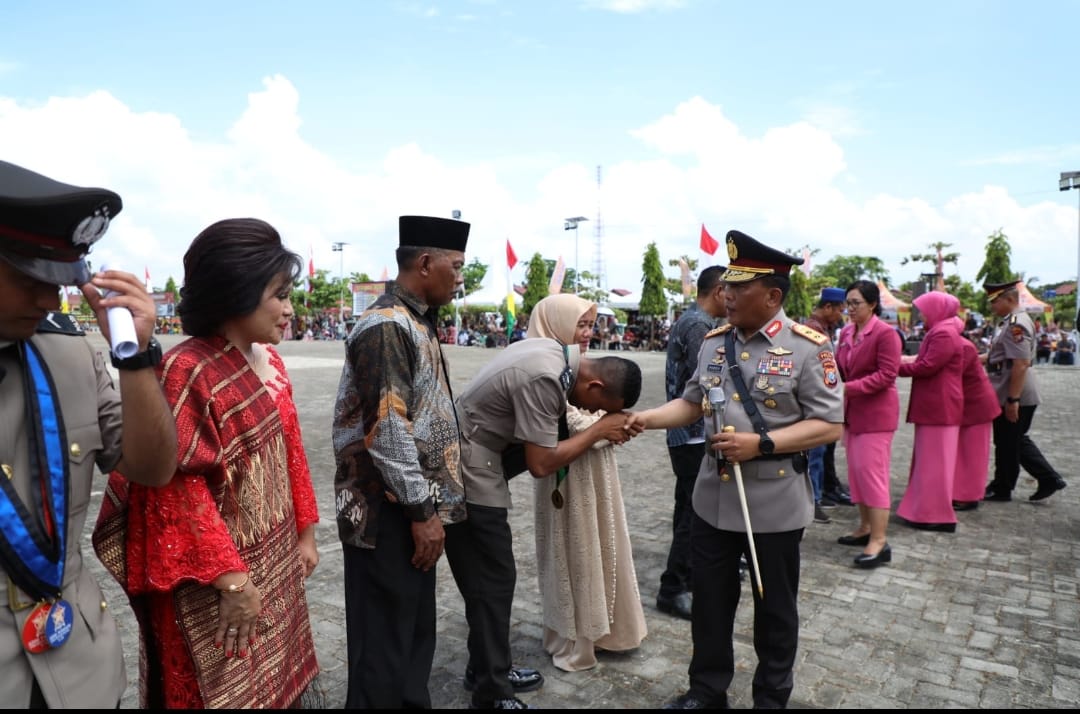 Kapolda Sumut Lantik Anak Petani Jadi Bintara Polri