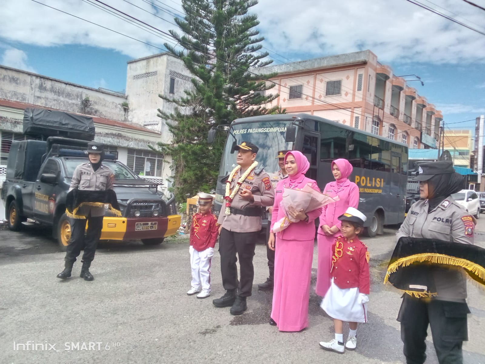 Masuki Mapolres, Kapolres Padangsidimpuan Baru AKBP Dudung Setyawan di Sambut Pedang Pora, Ini Harapannya Kedepan