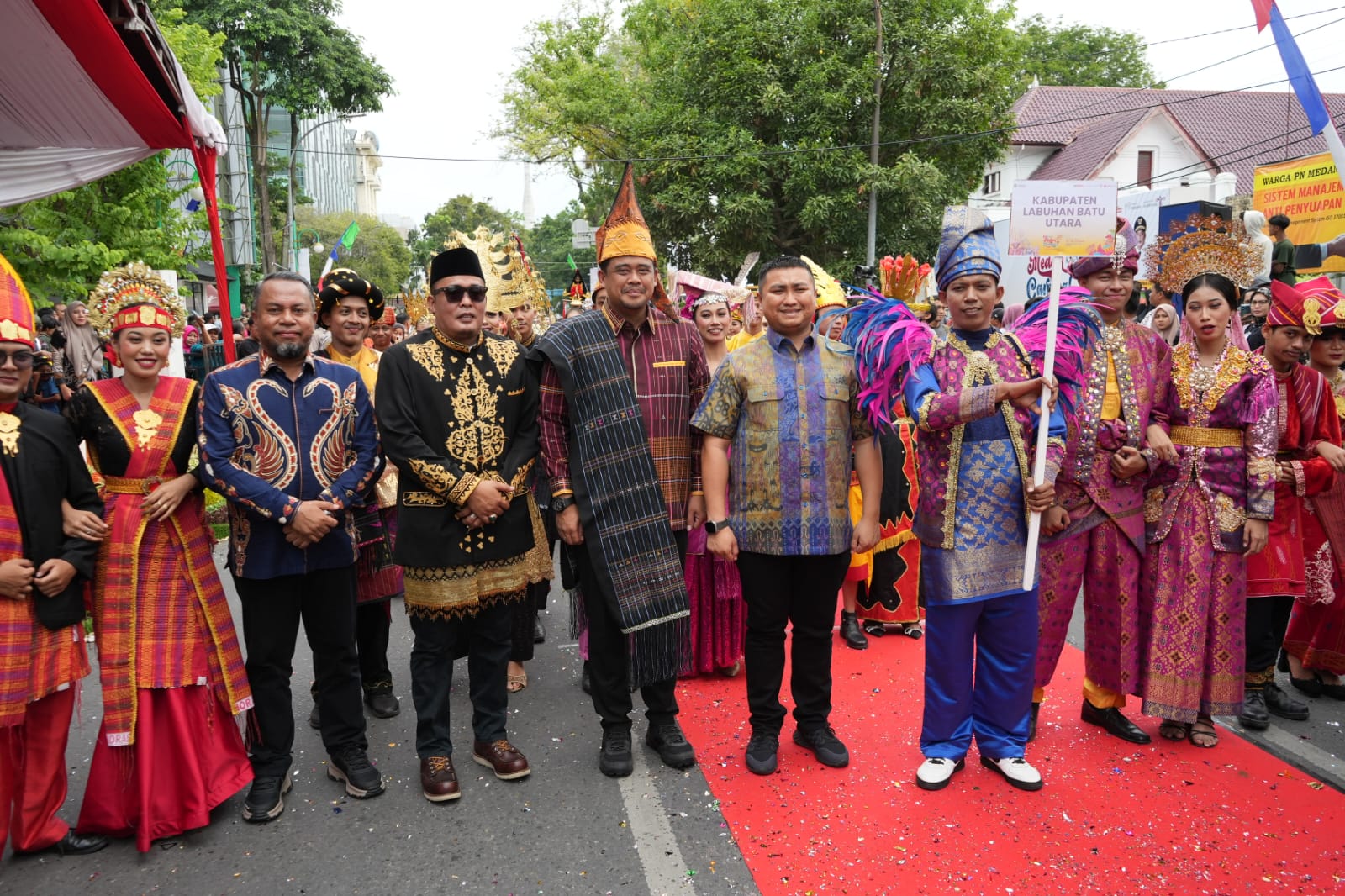 Berlangsung Meriah, Kepala Daerah Kab/Kota Di Sumut Apresiasi Digelarnya Pawai Colorful Medan Carnival 2023