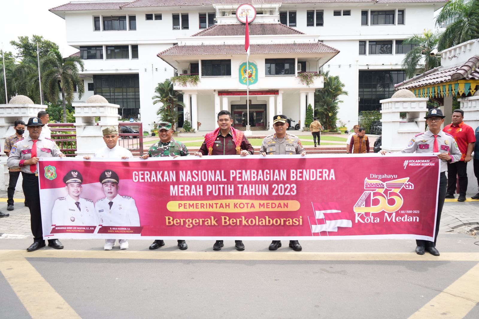 Kemendagri Apresiasi Pemkab/Pemko Sukseskan Gerakan Pembagian 10 Juta Bendera Merah Putih