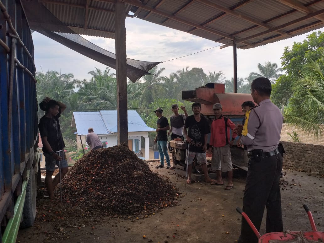 Cegah Karhutla, Personel Polsek Prapat Janji Berikan Himbauan