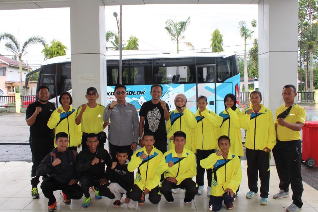 Kadispora Lepas Atlet Lomba Lari Minangkabau 10K di Bukittinggi.
