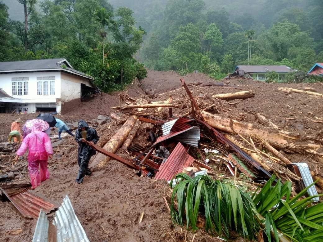 Kawasan Danau Maninjau Diterjang Banjir Bandang dan Longsor, Athari Sampaikan Ucapan Duka dan Pastikan Infrastruktur yang Rusak Segera Diperbaiki