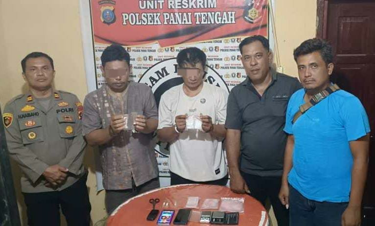 Masyarakat Bentang Spanduk Kritikan Brantas Narkoba, Polsek Panai Tengah Ringkus Bandar Narkoba