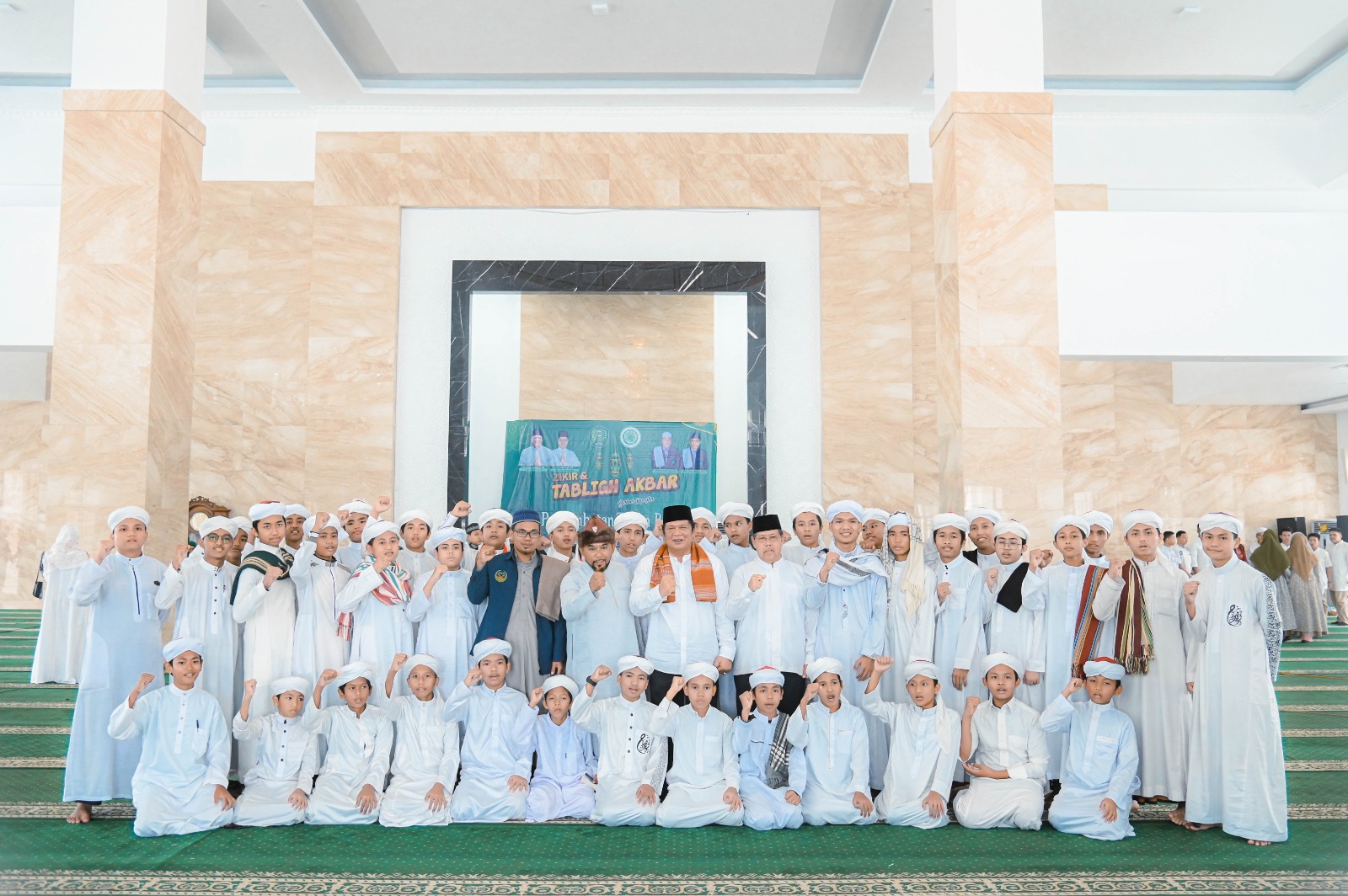 Walikota Padangsidimpuan Irsan Efendi Nasution, bersama Forkopimda Padangsidimpuan hadiri Zikir dan Tabligh Akbar