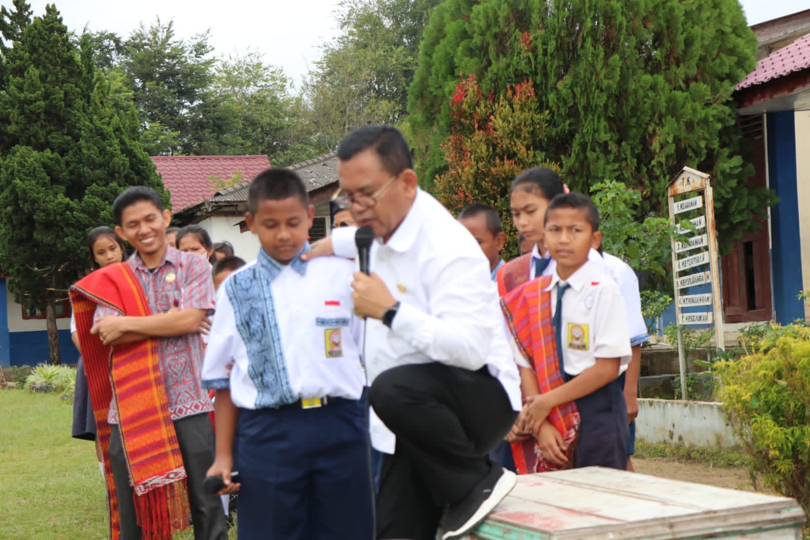 Bupati Toba Memotivasi Siswa SMP Negeri 3 Balige,  