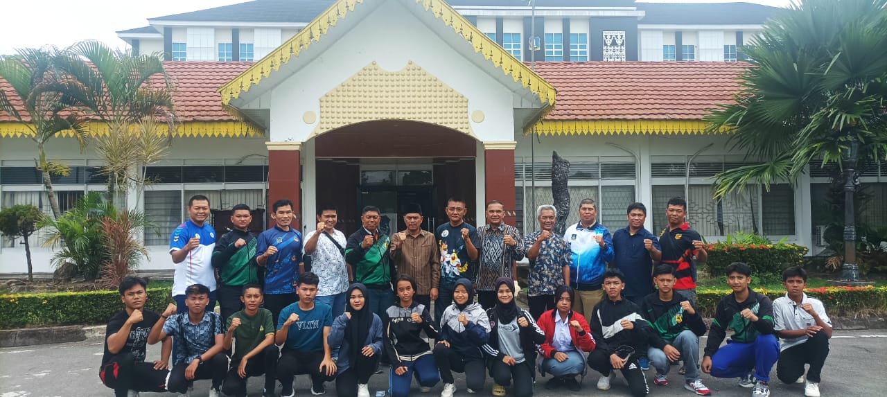 Ketua DPRD Lepas 20 Atlit Karate T. Tinggi Ikuti Kejurda Forki