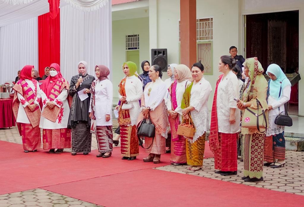 Ketua Umum Dekranas ibu Hj. Wury Ma’ruf Amin Kunker ke Nagari Panyakalan Kabupaten Solok