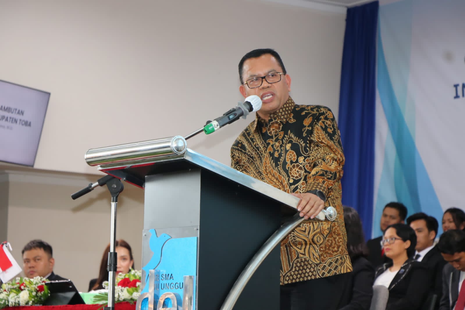 Pesan Bupati Toba Kepada Alumni SMA Unggul Del : Jangan Lupa Tuhan