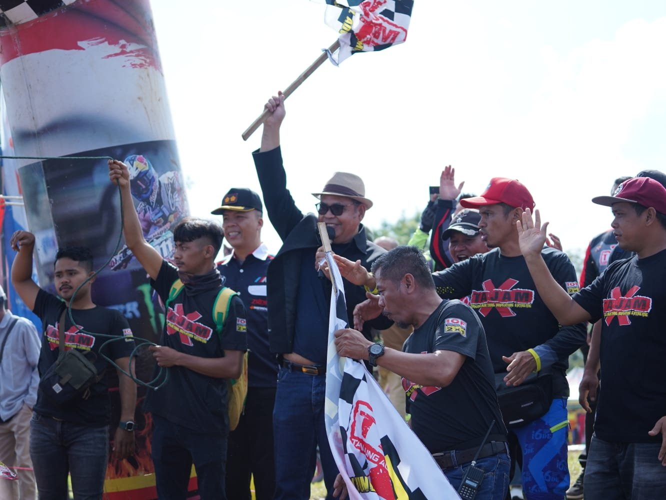 Bupati Solok Capt. H. Epyradi Asda Dt Sutan Majo Lelo, M.Mar Membuka secara resmi dan melepas peserta Event TAJAM