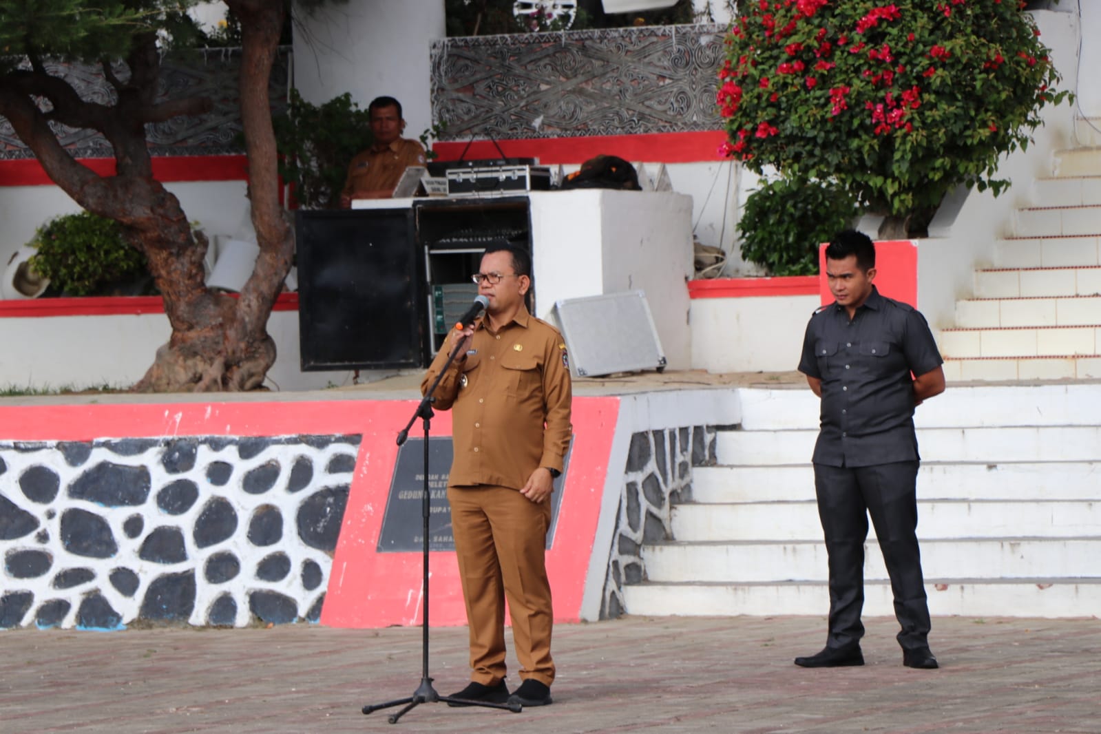 Bupati Toba Poltak Sitorus Kembali Gaungkan Pelayanan Batak Naraja dan Motivasi Pature Torus, Torus Pature