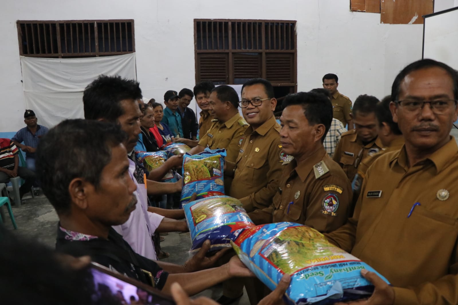 Tingkatkan Swasembada Pangan,12,5 Ton Bibit Padi Untuk Habinsaran dan Nassau