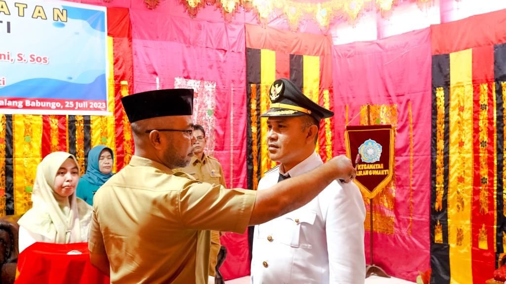 Bupati SolokÂ  Pengukuhan Camat dan Ketua TP PKK