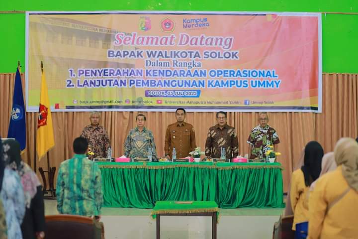 Pemda Kota Solok Memberikan kucuran dana sebesar Rp 1,5 Miliar Pembangunan ruang kuliah baru UMMY dan bantu satu unit mobil dinasÂ 