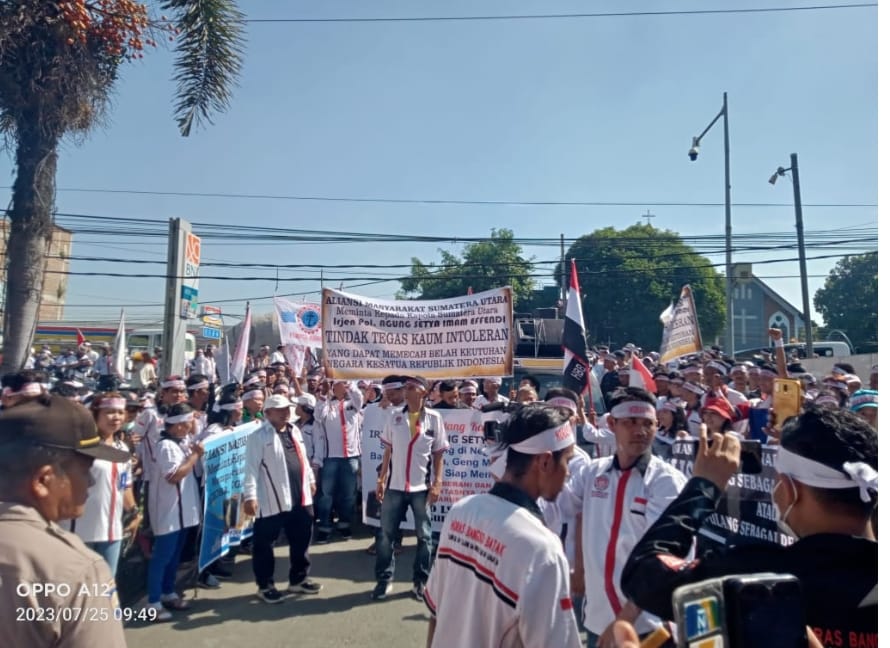 Unras di Mapoldasu Massa Meminta Kapoldasu Serius Menumpas Kejahatan Jalanan, Begal & Genk Motor,