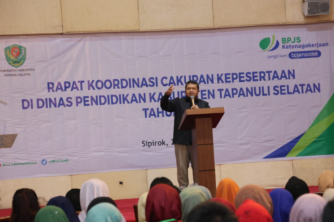 Bupati Tapsel Dolly Pasaribu : Program Pemerintah Lewat BPJamsostek Beri Keuntungan Bagi Tenaga Pendidik Non PNS