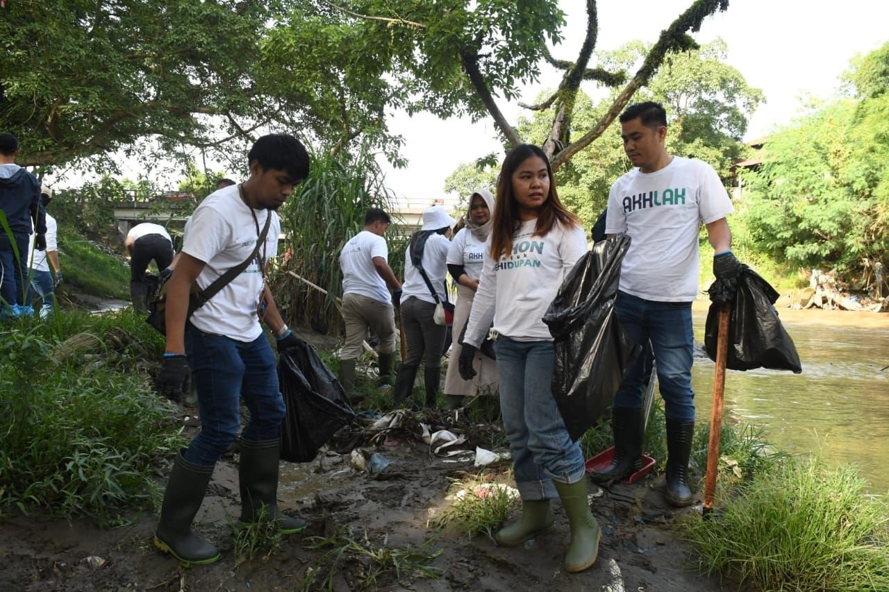 Rayakan HSN 2023, Inalum Bersihkan Sungai Deli