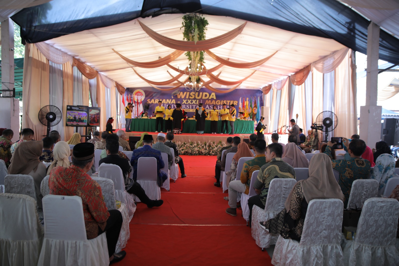 Sekda Asahan Ikuti Prosesi Wisuda Sarjana Angkatan XXXII dan Wisuda Pasca Sarjana Angkatan II UNA Tahun 2023